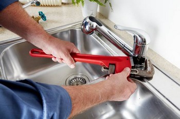 Unmatched Des Moines plumbing repair in WA near 98198